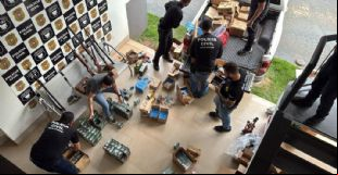 Dez armas e 44 mil muni